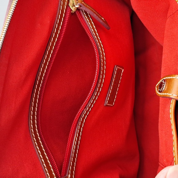 Price final Dooney & Bourke Banana Leaves Domed Satchel EUC - Picture 8 of 13